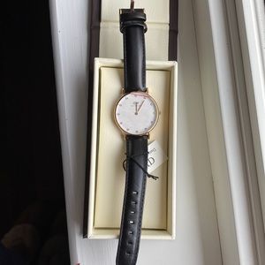 women‘s Daniel Wellington classic watch